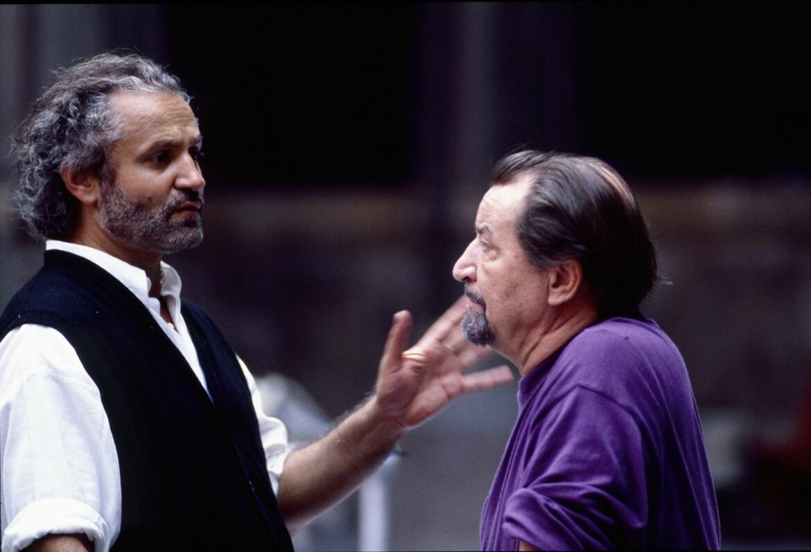 Gianni Versace et Maurice Béjart pour le Ballet Chaka au grand palais - Paris 1989